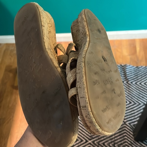 Korks size 9 women’s GUC. - Picture 2 of 2